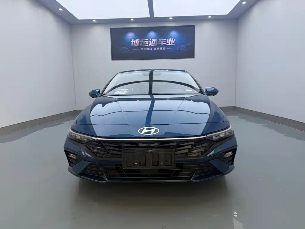 Hyundai Elantra 2024 — фото 2
