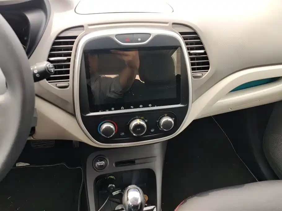 Renault Captur 2016 — фото 13