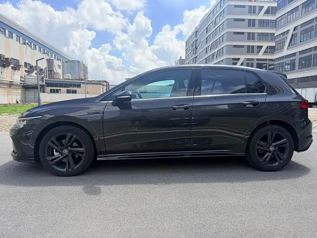 Volkswagen Golf 2023