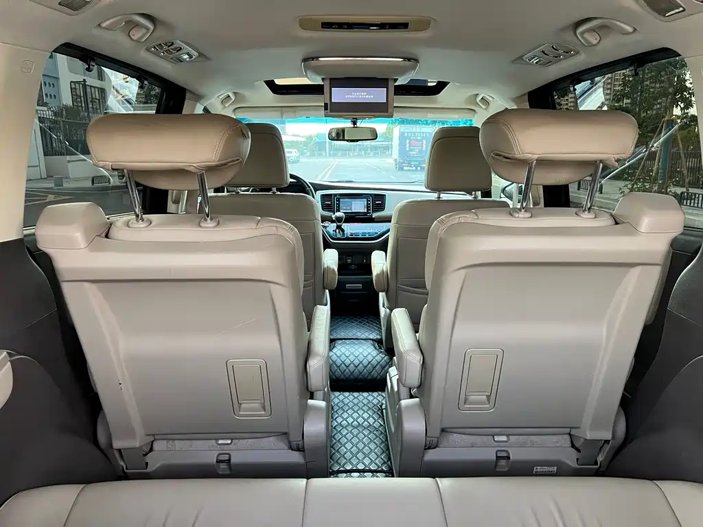 Honda Odyssey 2015 — фото 10
