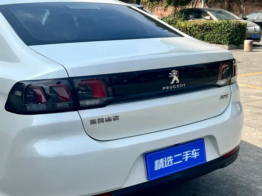 Peugeot 308 2017 — фото 16
