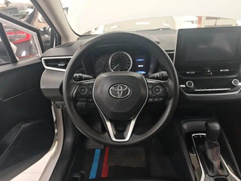 Toyota Corolla 2022 — фото 11
