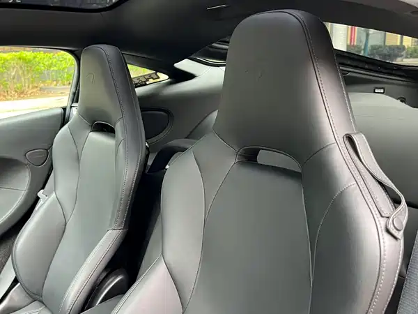 McLaren GT 2021