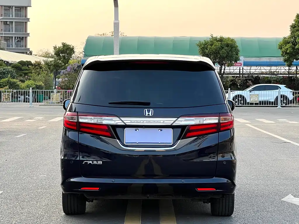Honda Odyssey 2015 — фото 5