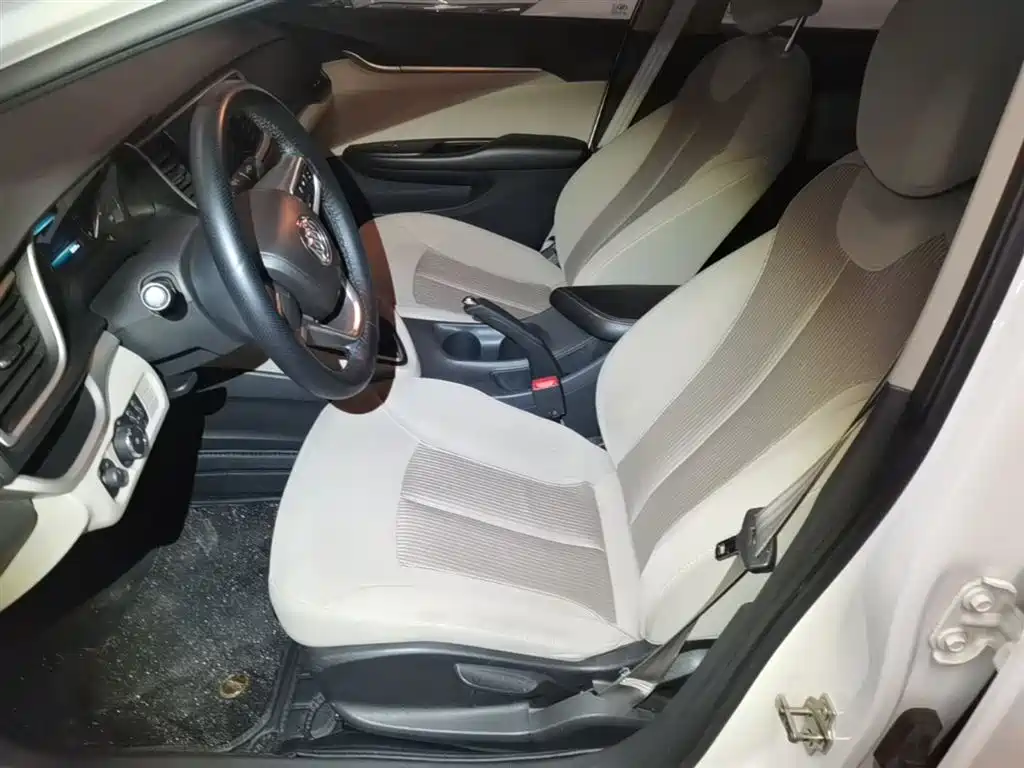 Buick Excelle 2016 — фото 15
