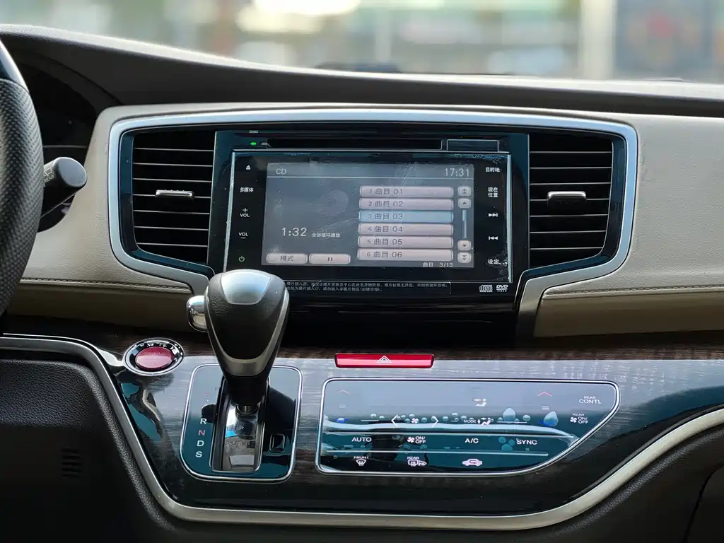 Honda Odyssey 2015 — фото 25