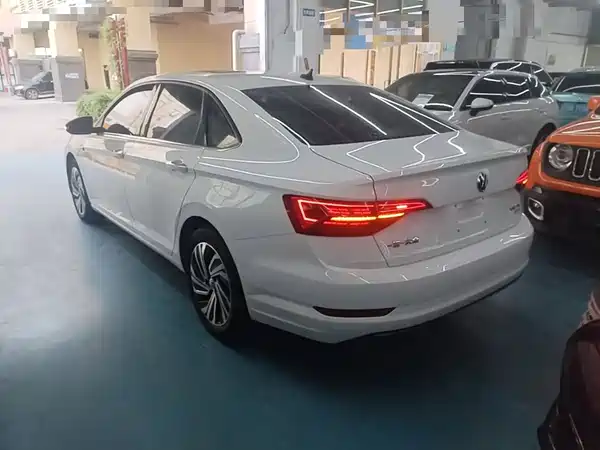 Volkswagen Sagitar 2021