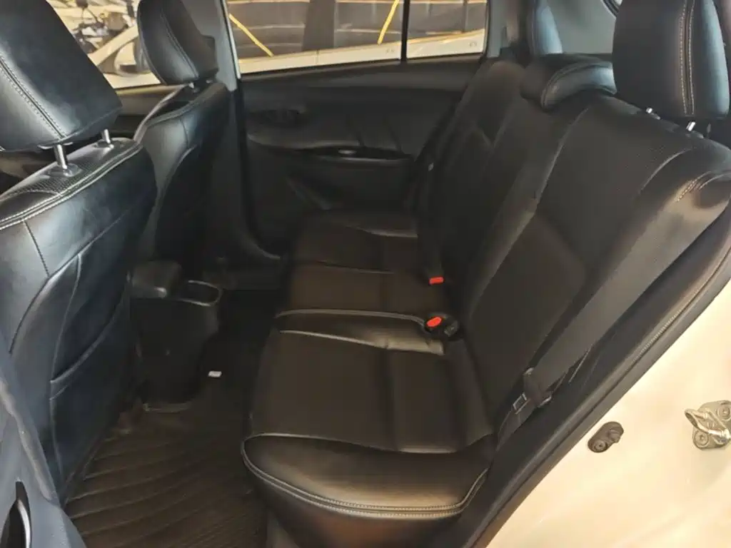 Toyota Yaris L 2021 — фото 17