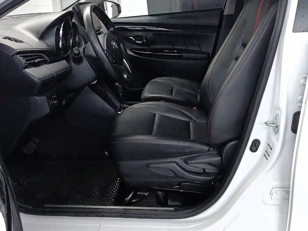 Toyota Yaris L 2022