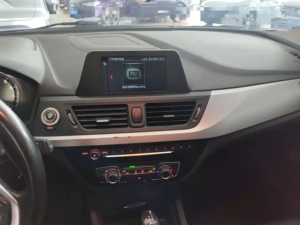 BMW 1 Series 2018 — фото 13