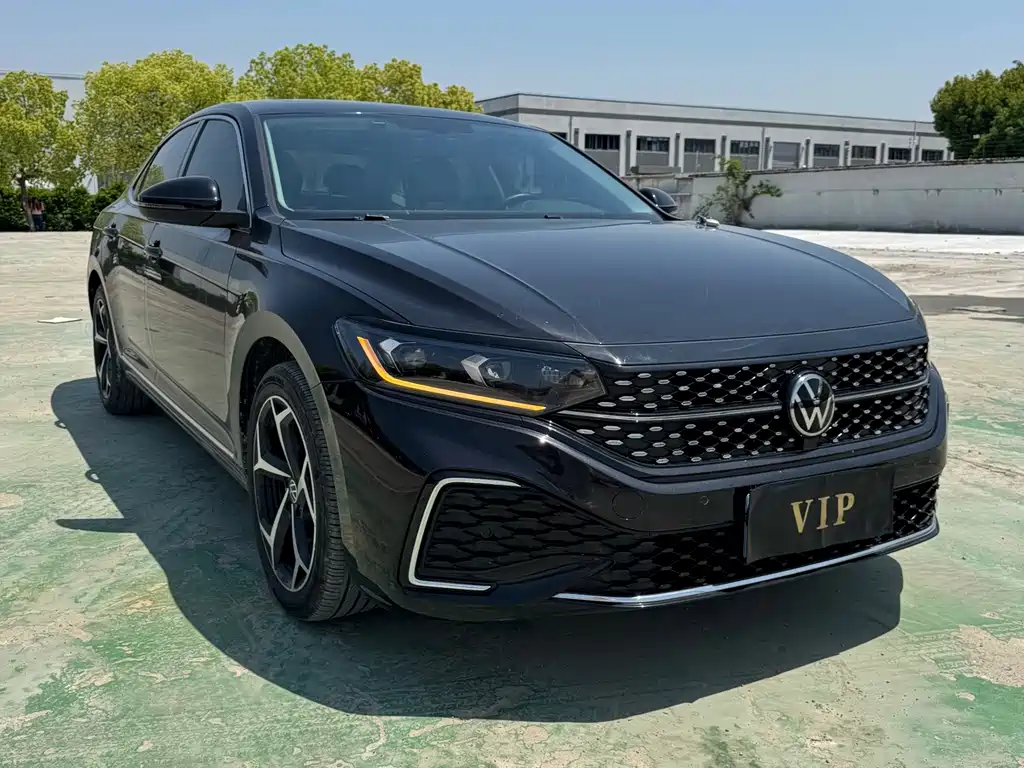 Volkswagen Passat 2024