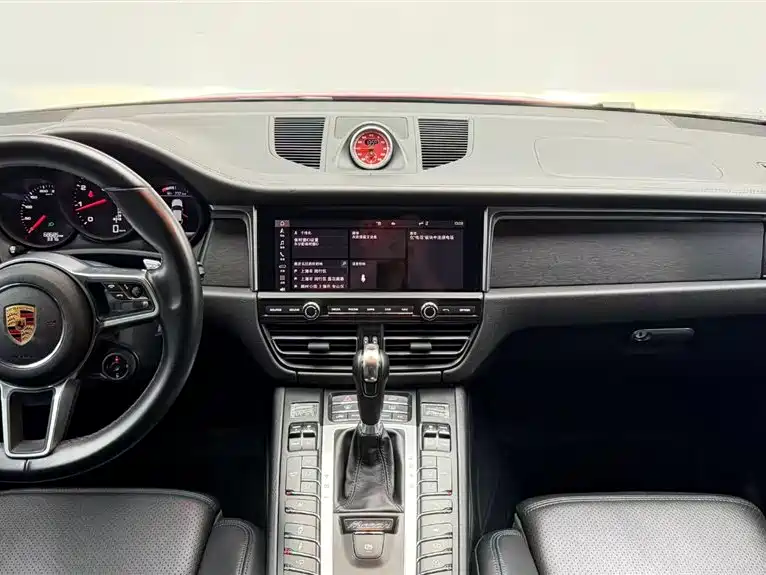 Porsche Macan 2020 — фото 9