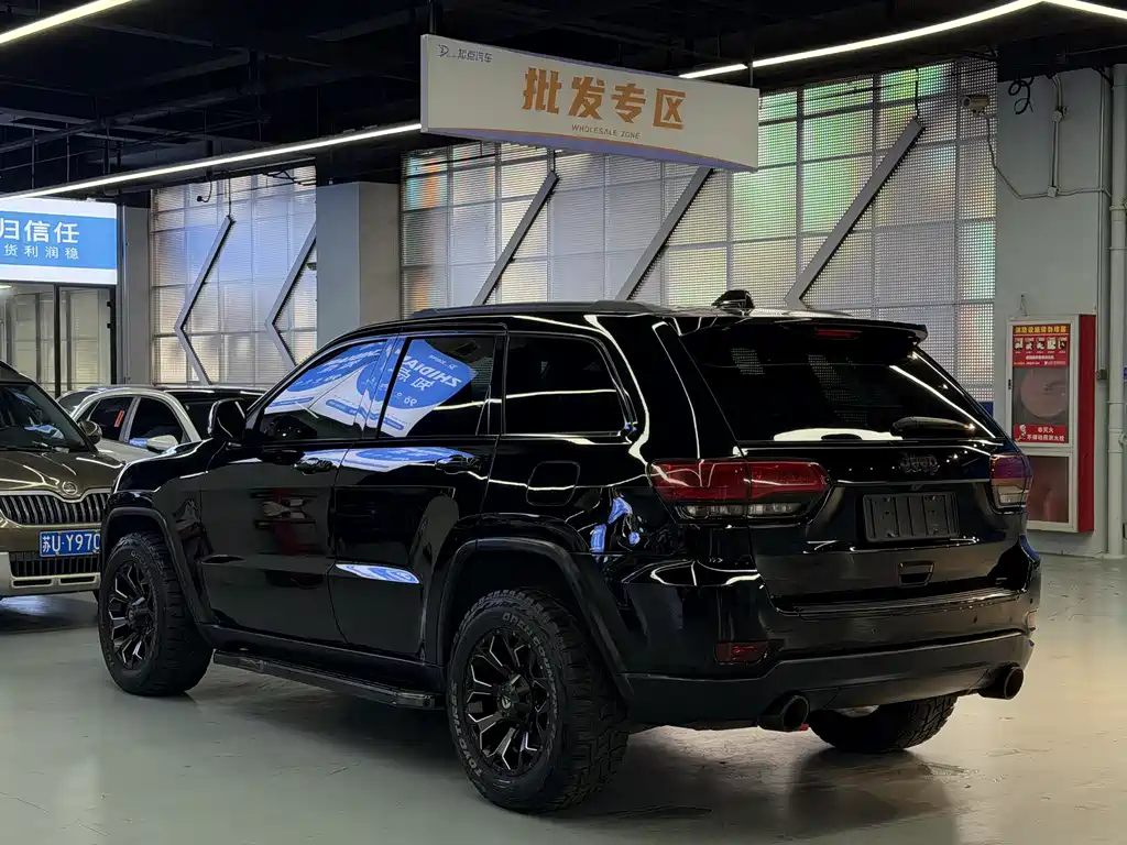 Jeep Grand Cherokee 2015 — фото 20