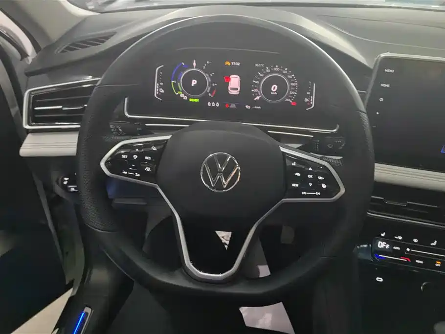 Volkswagen Tiguan L PHEV 2023 — фото 15
