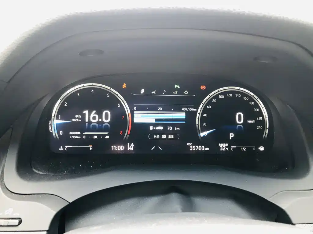 Toyota Camry 2024 — фото 10
