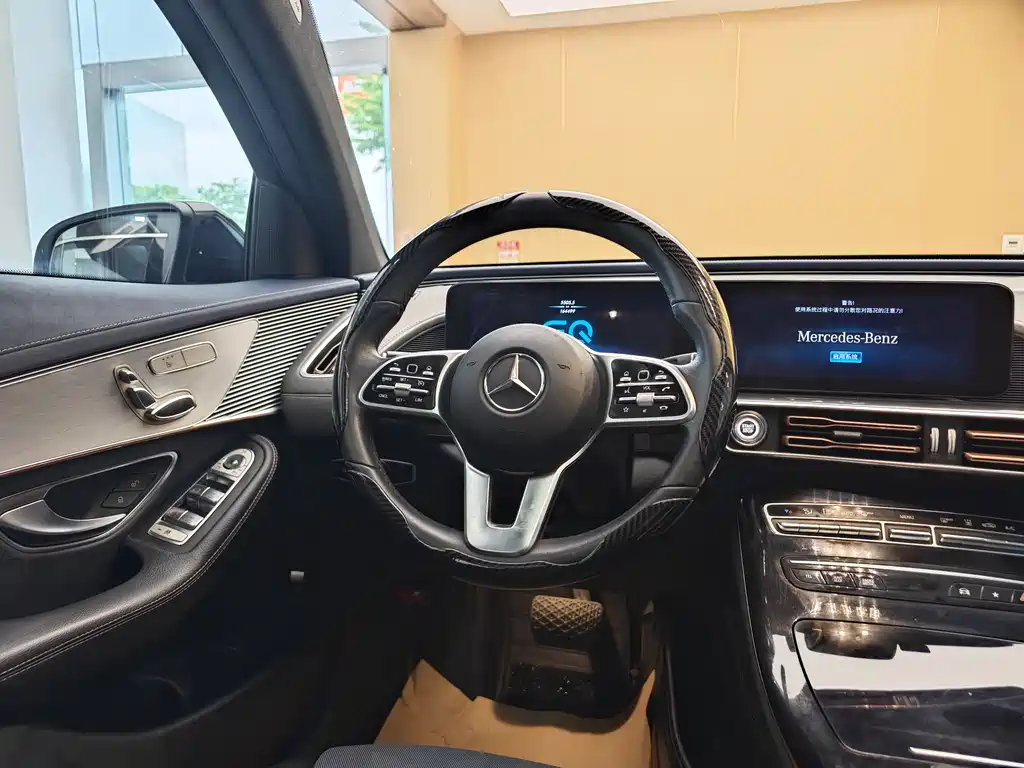 Mercedes-Benz EQC 2022 — фото 15