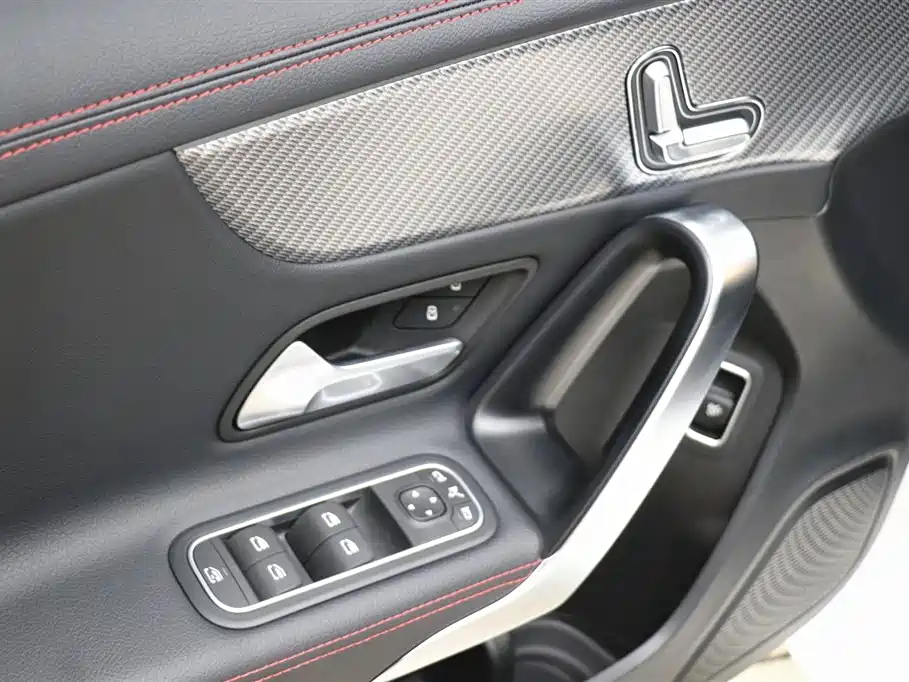 Mercedes-Benz A-Class 2024 — фото 11