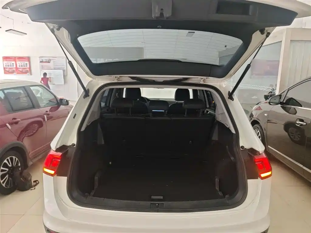 Volkswagen Tiguan L 2017 — фото 15