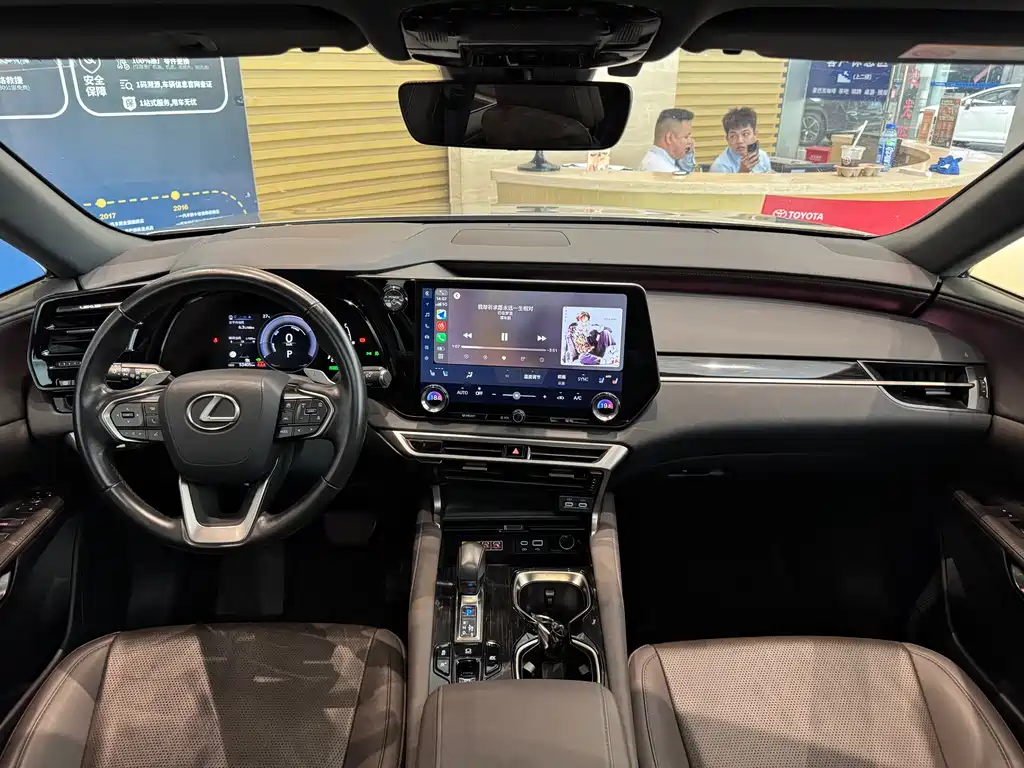 Lexus RX 2023 — фото 13