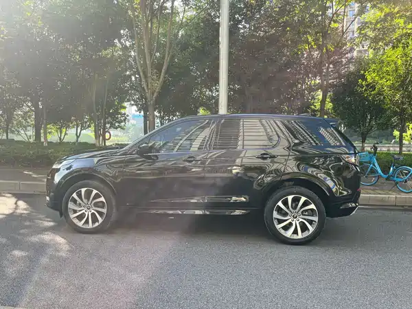 Land Rover Discovery Sport 2021