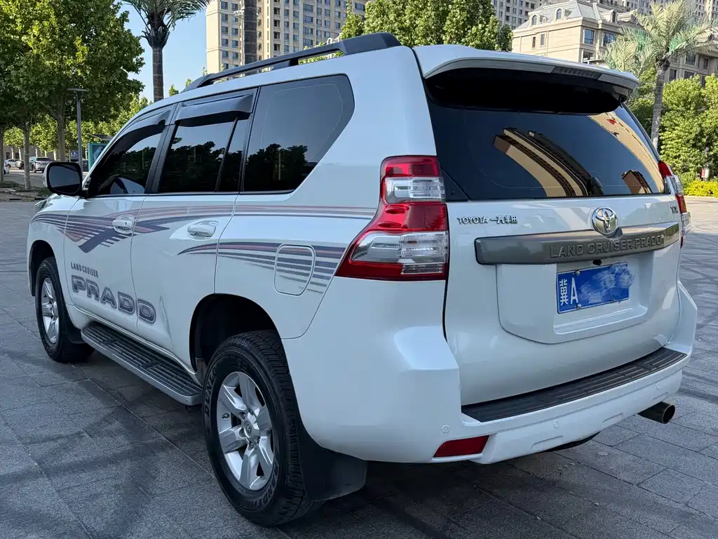 Toyota Prado 2016 — фото 3