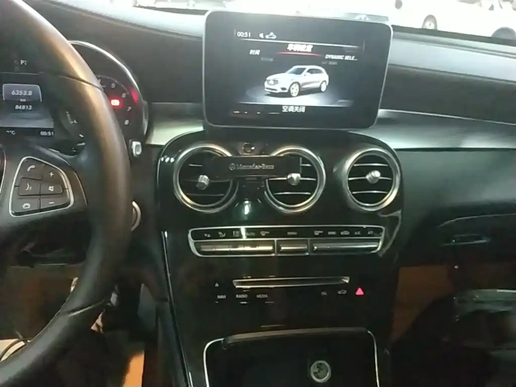 Mercedes-Benz GLC 2018 — фото 14