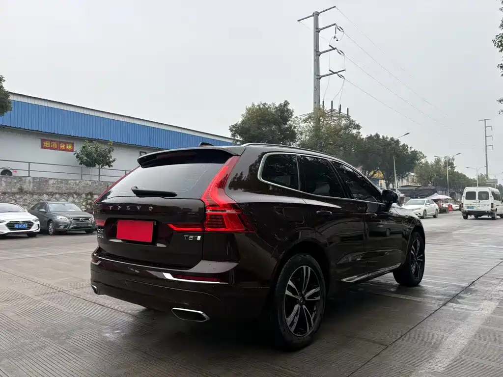 Volvo XC60 2018 — фото 9