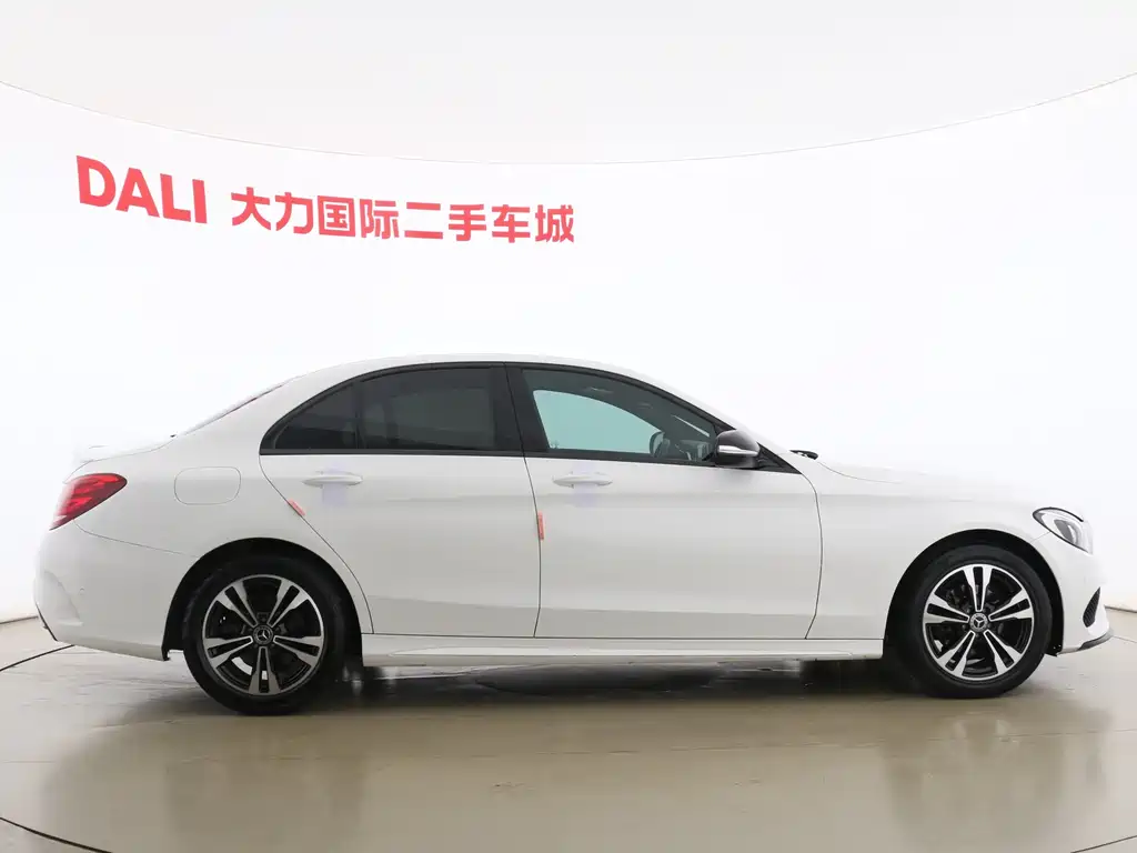 Mercedes-Benz C-Class 2018 — фото 12