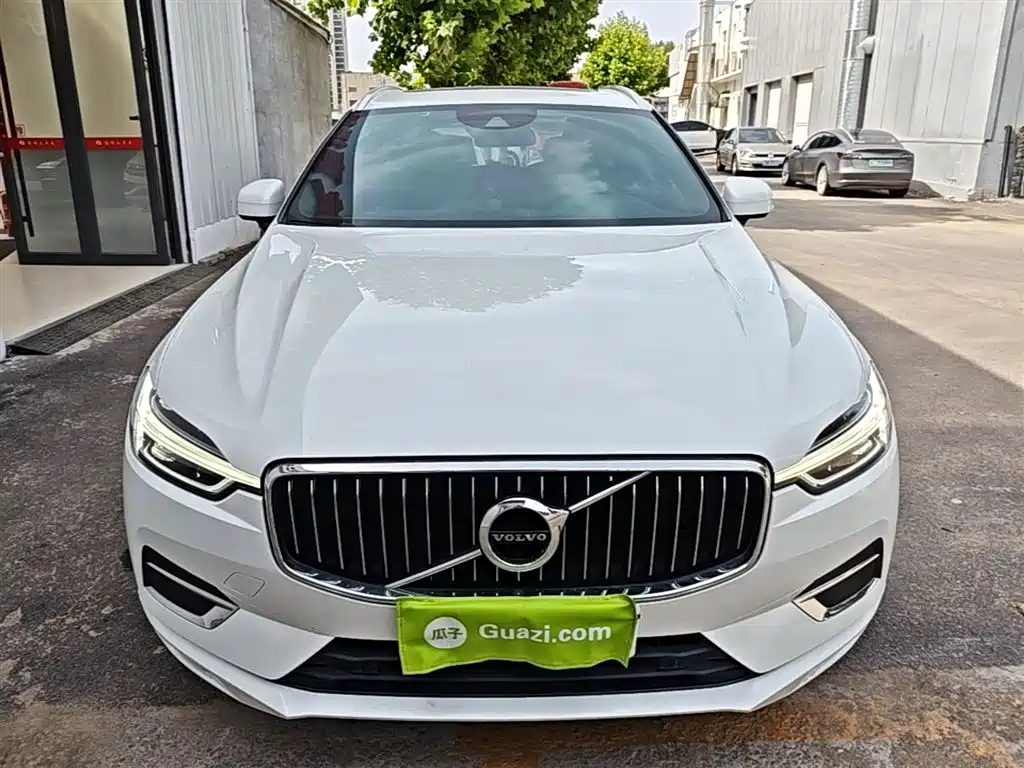 Volvo XC60 2021 — фото 3