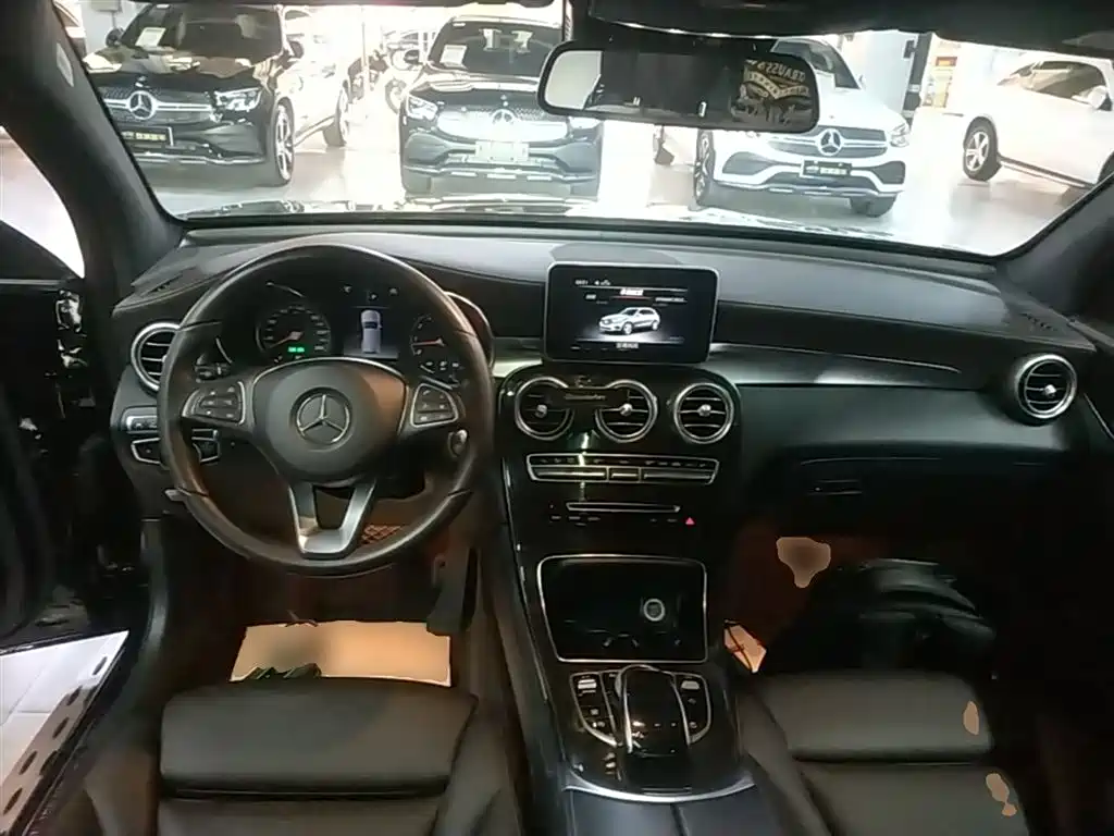 Mercedes-Benz GLC 2018 — фото 10