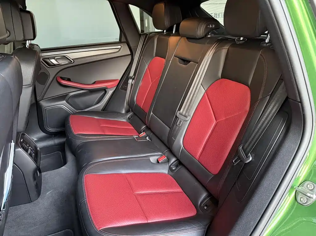 Porsche Macan 2019 — фото 10