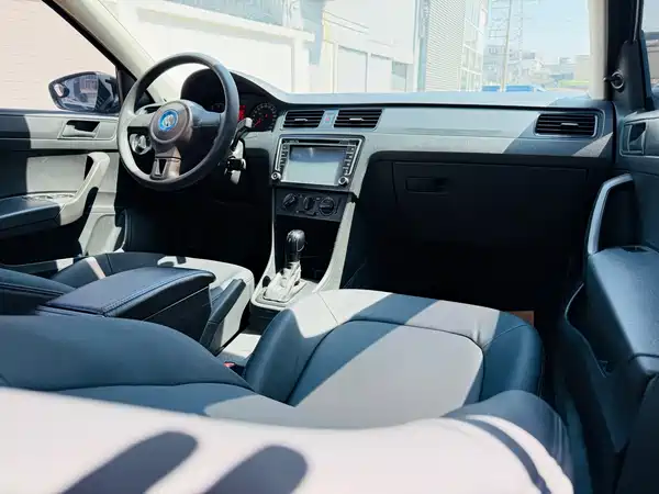 Volkswagen Santana 2014