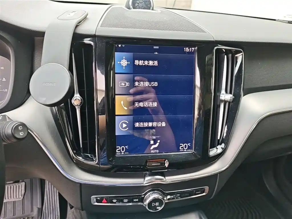 Volvo XC60 2021 — фото 13