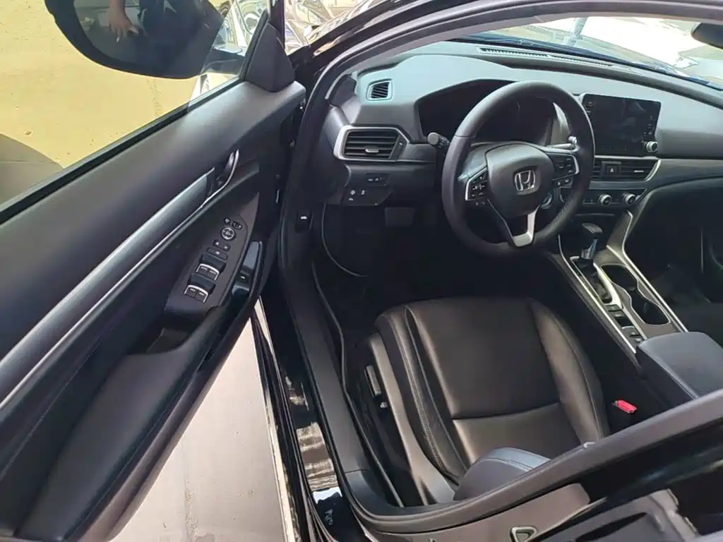 Honda Accord 2022 — фото 16