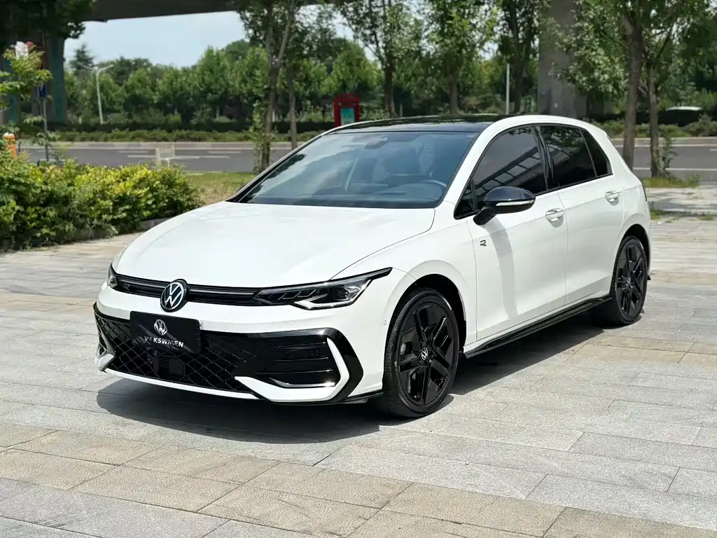 Volkswagen Golf 2024