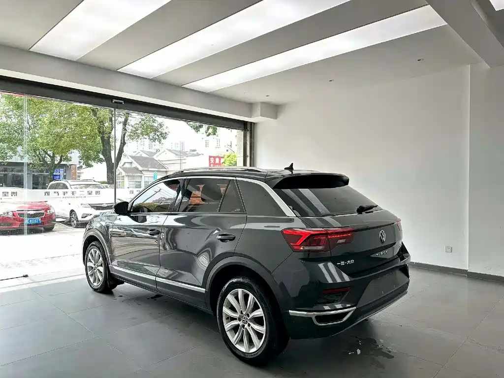 Volkswagen T-Roc 2021 — фото 7