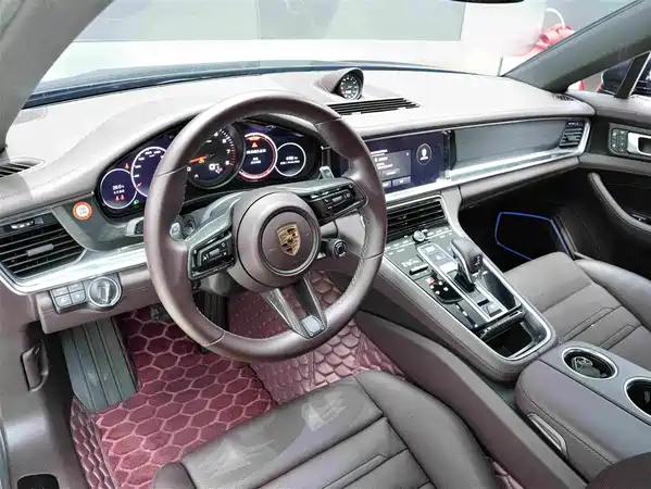Porsche Panamera 2023
