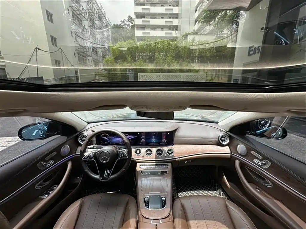 Mercedes-Benz E-Class 2022 — фото 10