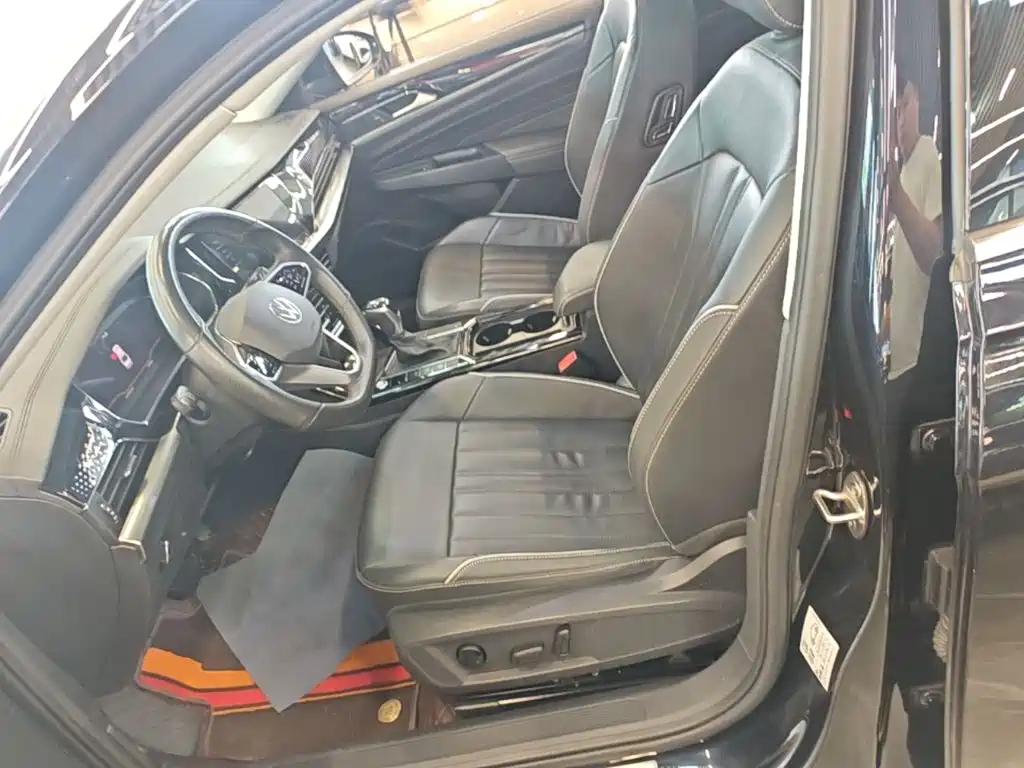 Volkswagen Passat 2023 — фото 15