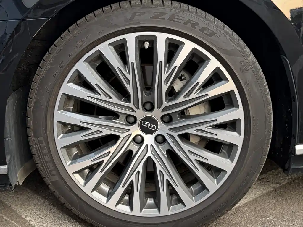 Audi A8 2024
