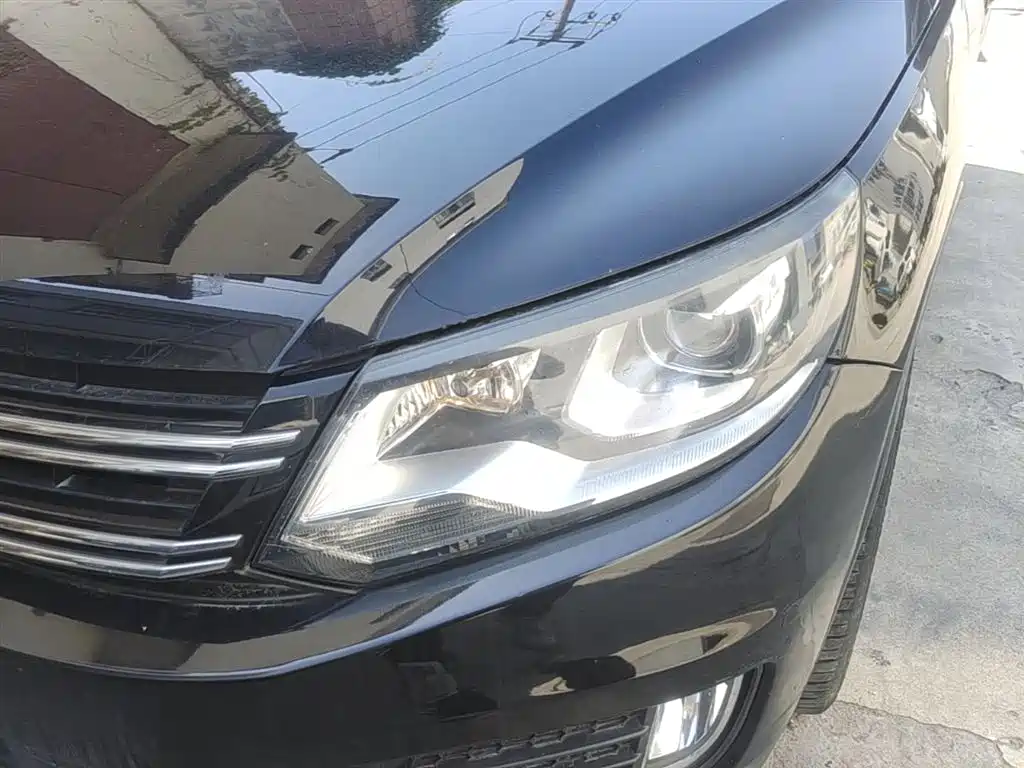 Volkswagen Tiguan 2015 — фото 24