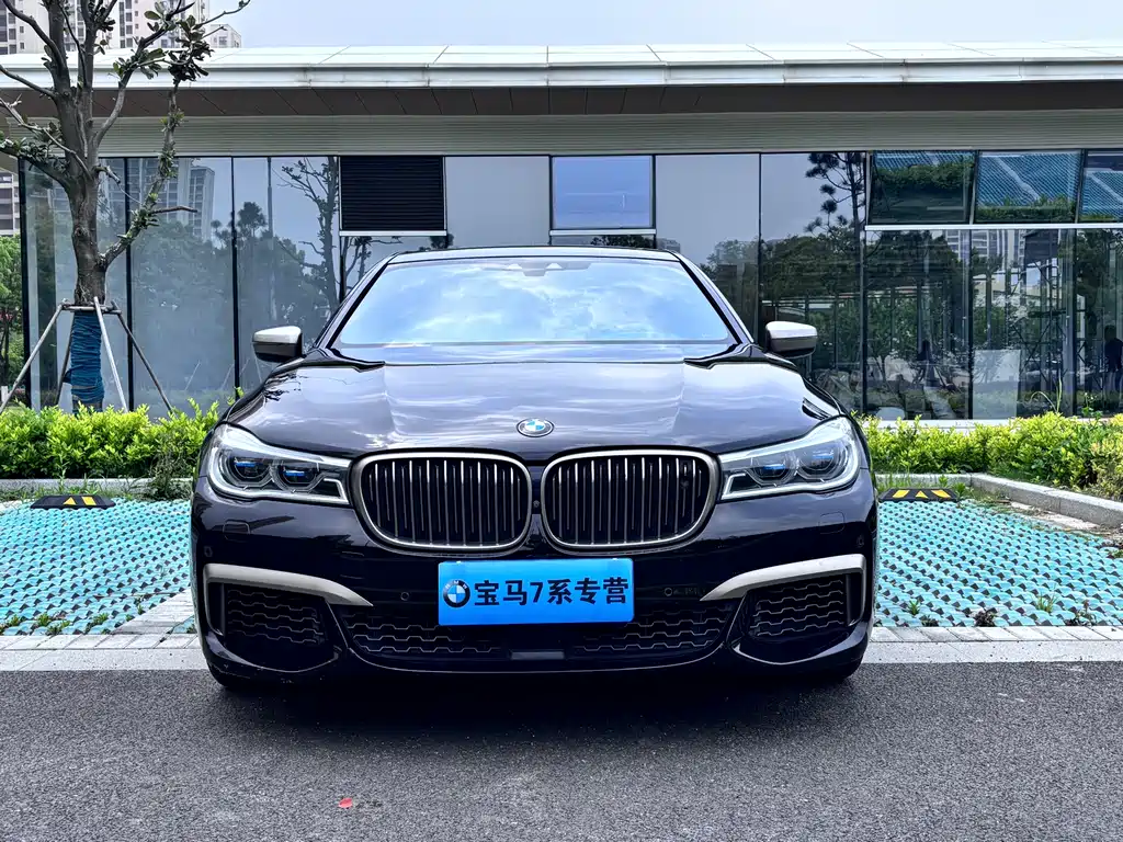 BMW 7 Series 2019 — фото 2