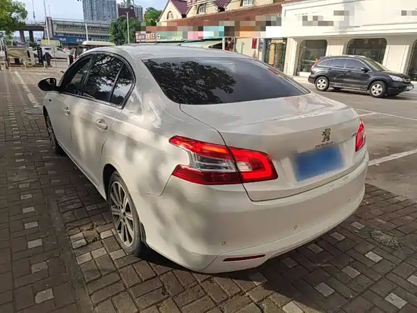 Peugeot 408 2015