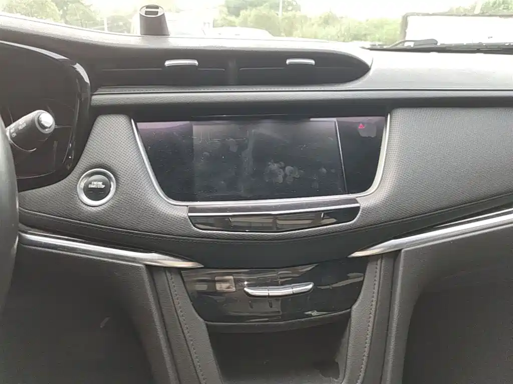 Cadillac XT5 2018 — фото 13