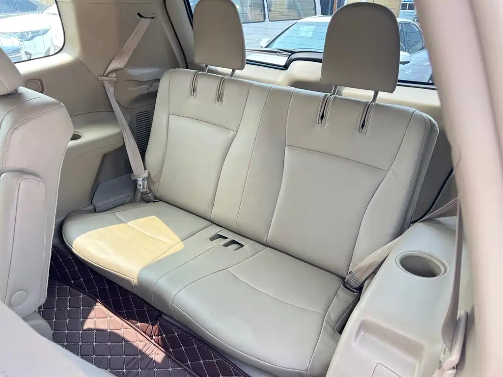 Toyota Highlander 2010 — фото 11
