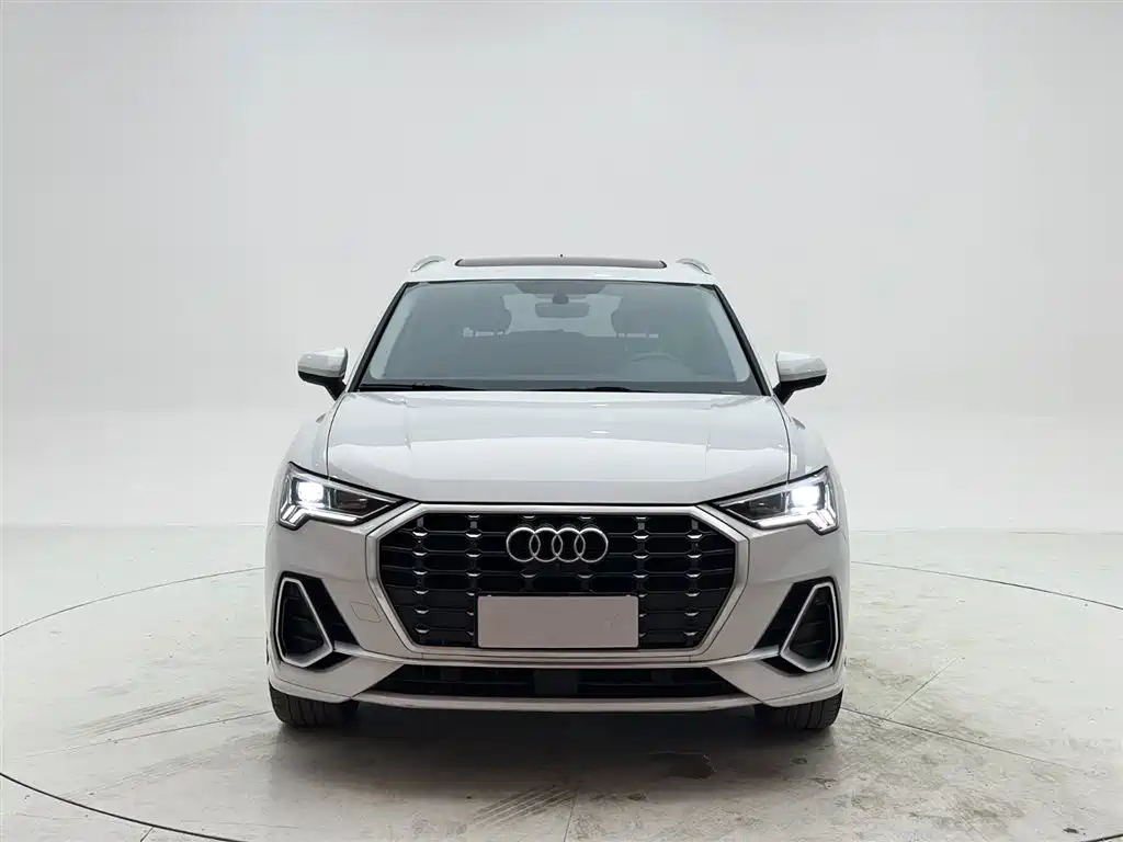 Audi Q3 2021 — фото 2