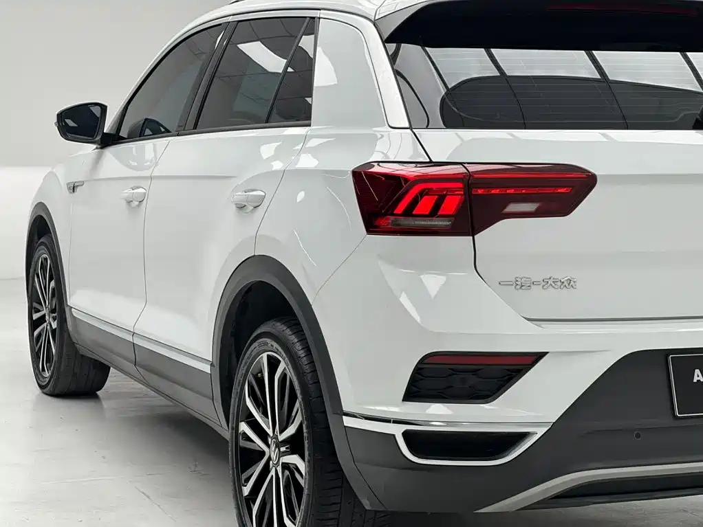 Volkswagen T-Roc 2022 — фото 16