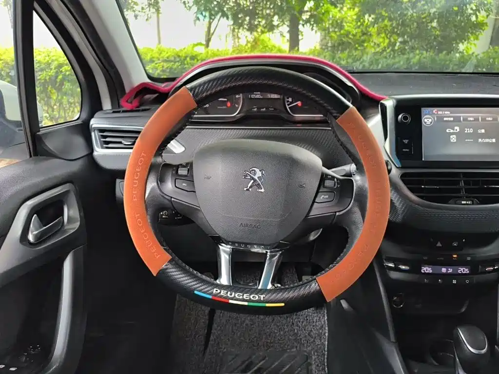 Peugeot 2008 2014