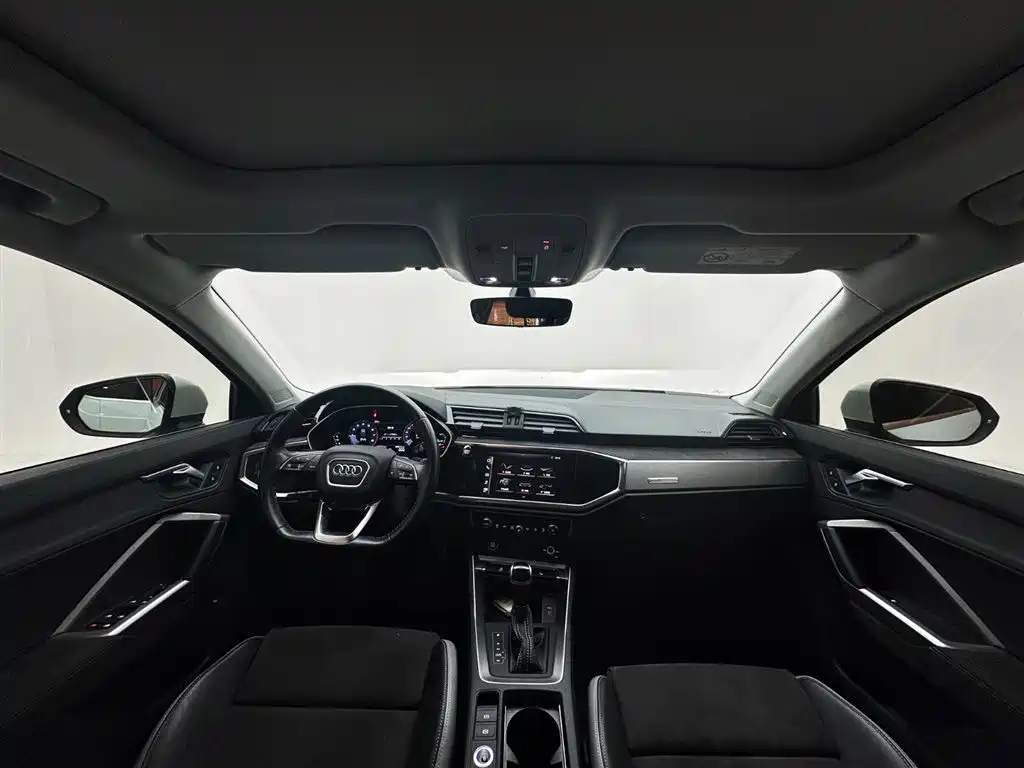 Audi Q3 2021 — фото 10