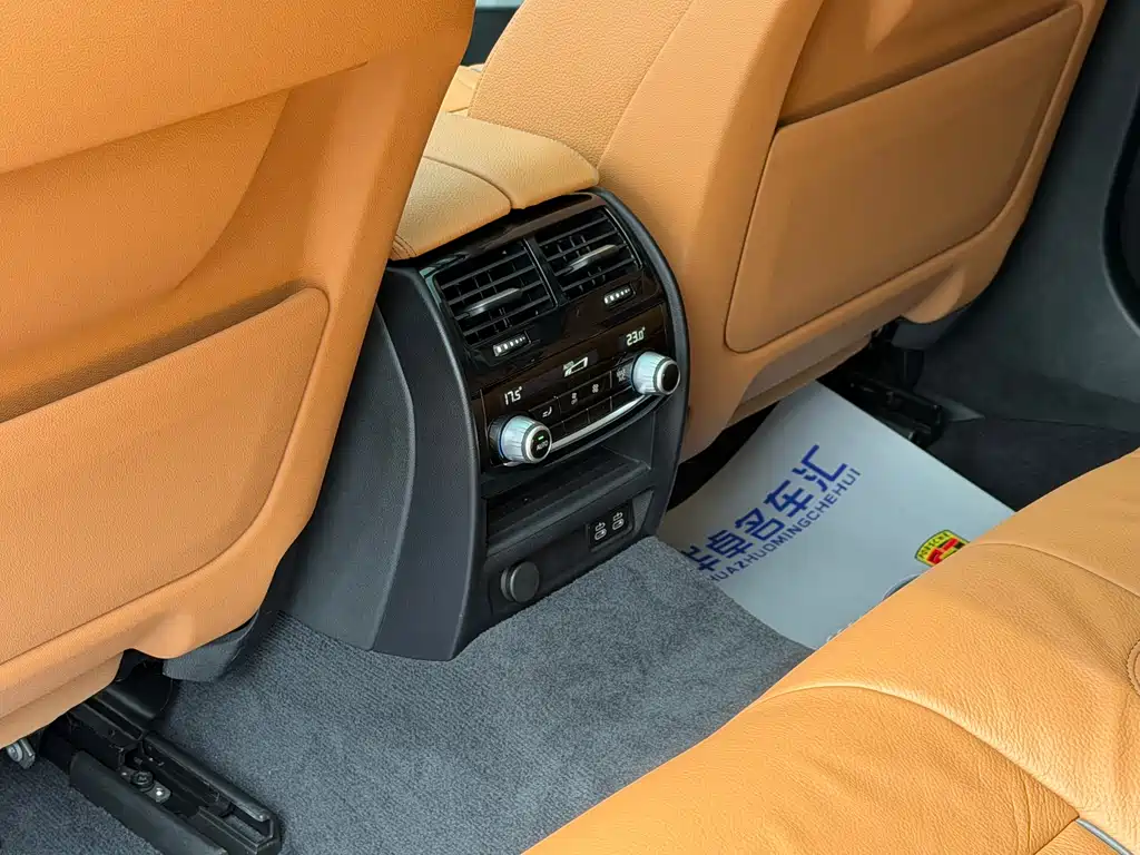 BMW 6 Series GT 2021 — фото 11